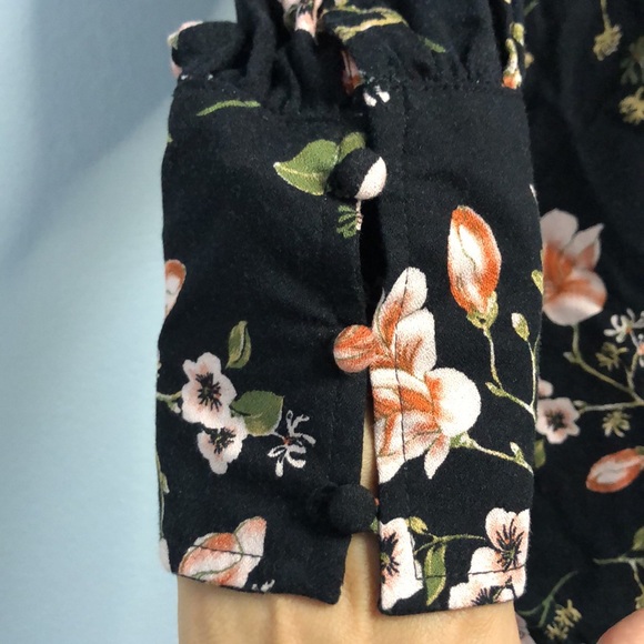 Forever 21 Floral Romper - Picture 4 of 11